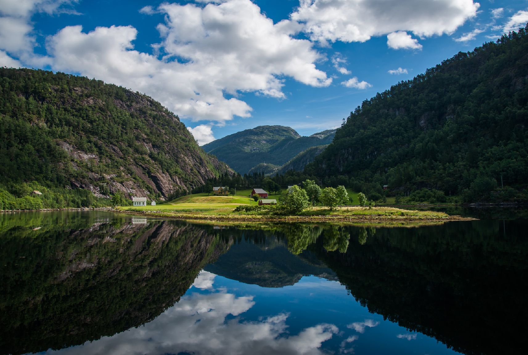 Rodne fjordcruise www.rodne.no