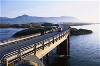 The Atlantic Ocean Road. Photo Terje Rakke, Nordic Life/Innovation Norway